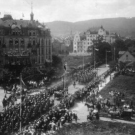 Schwarzweiß Foto von Kaiserparade