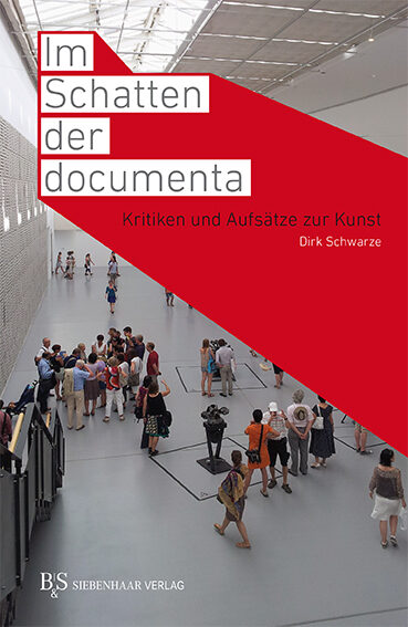 Buchcover mit Blick auf Besucher der documenta