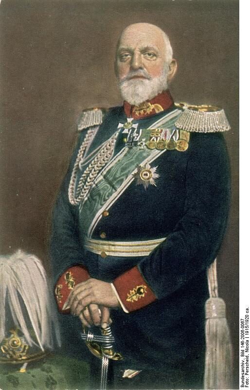 Josias von Heeringen in Uniform mit Orden